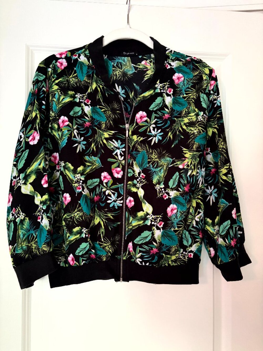Stylehouse Black Tropical Floral Bomber Jacket Sz S
